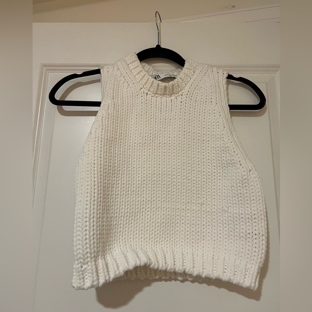Zara xl but one size fits all white knitted crop top